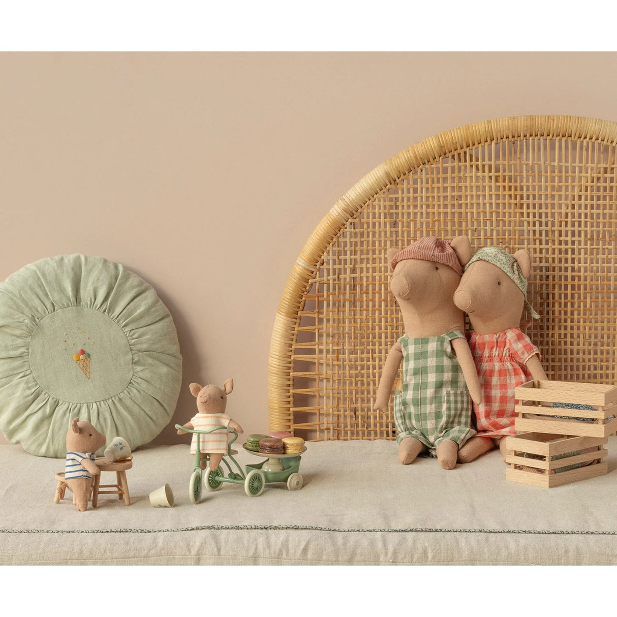 Maileg-gris i trälåda, bebis - pojke