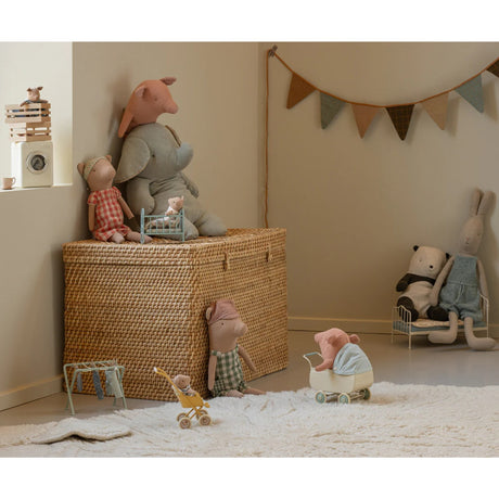 Maileg-gris i trälåda, bebis - pojke