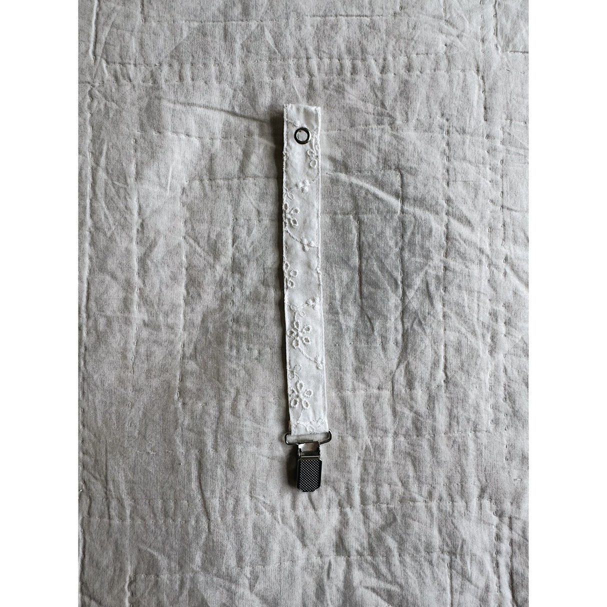 Lalaby Broderie Anglaise Napp Clip