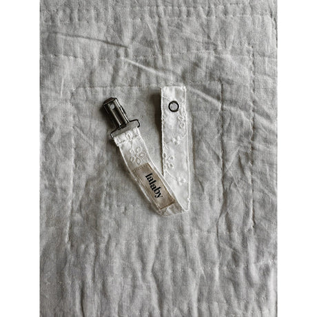 Lalaby Broderie Anglaise Napp Clip