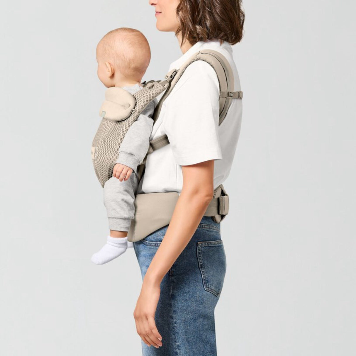 Cybex Almond Beige Amya Carrier