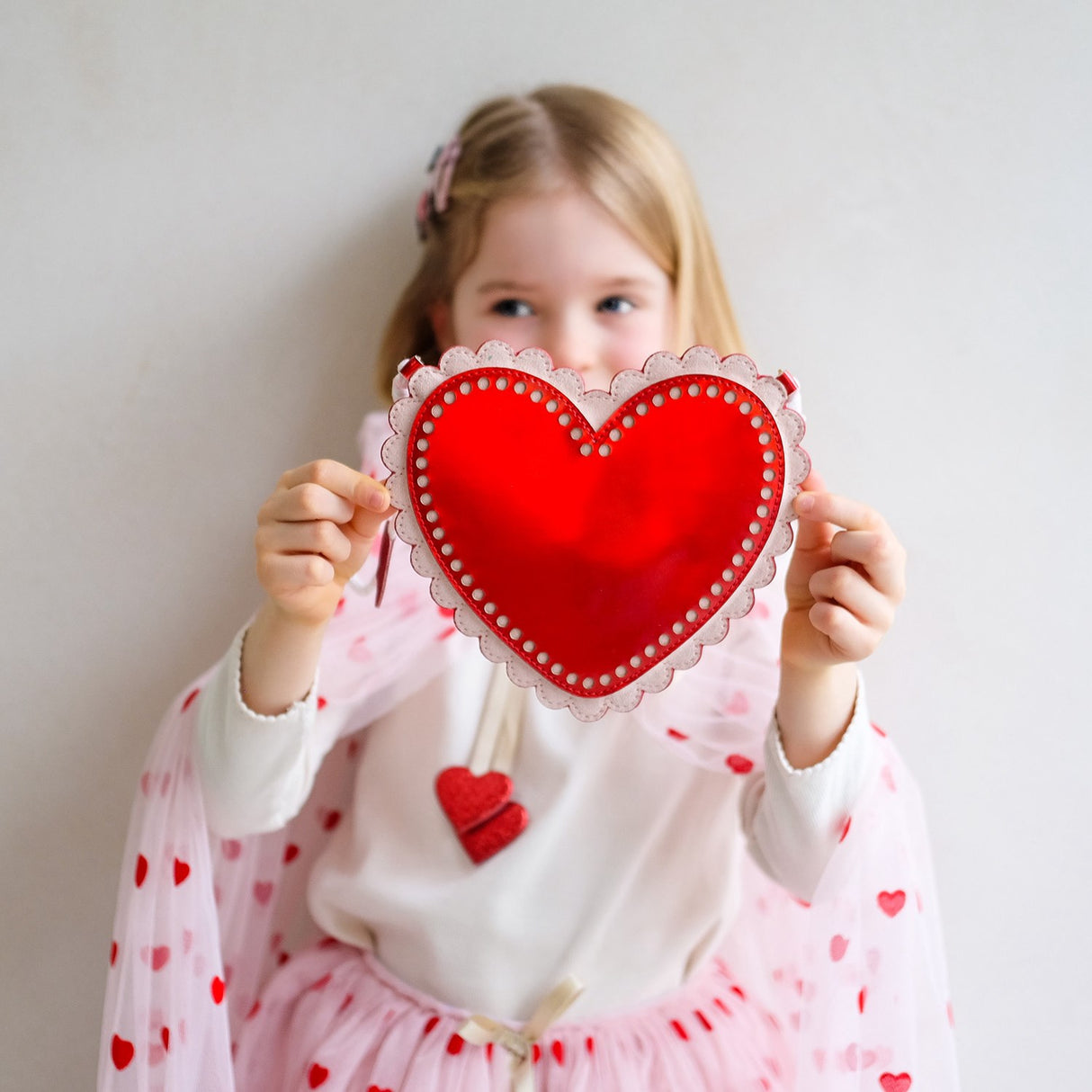 Mimi & Lula Väska Med Rem - Scalloped Heart Valentines