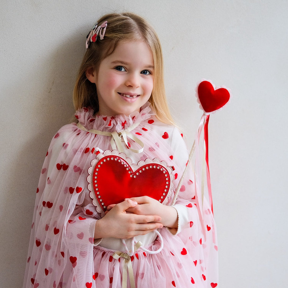 Mimi & Lula Väska Med Rem - Scalloped Heart Valentines