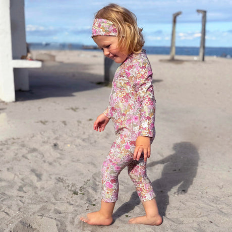 Petit Crabe Margaret Annie (Made With Liberty© Fabric) Lou Basic Sommerdrakt L/S
