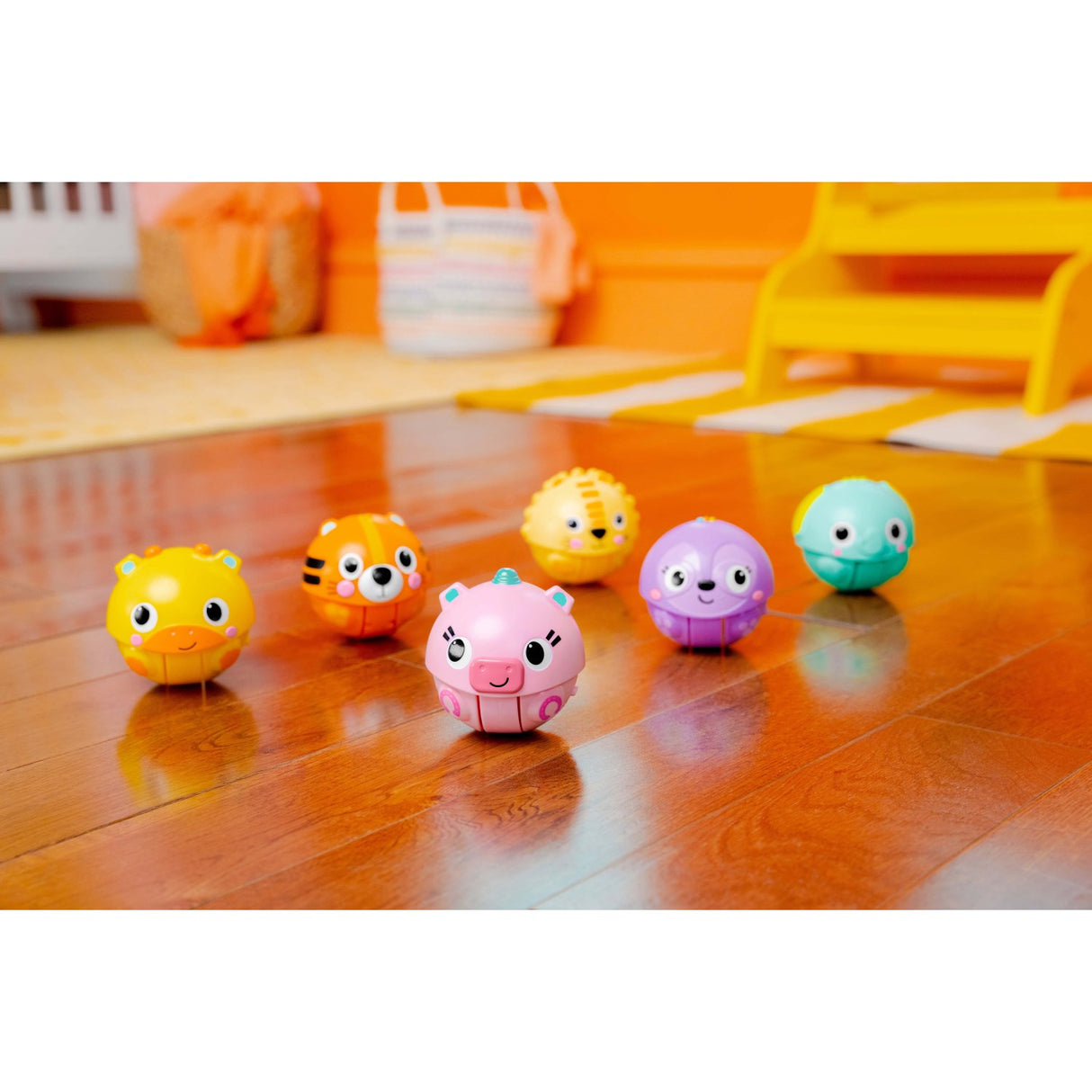 Bright Starts Giggables™ Roll & Chase Leksak