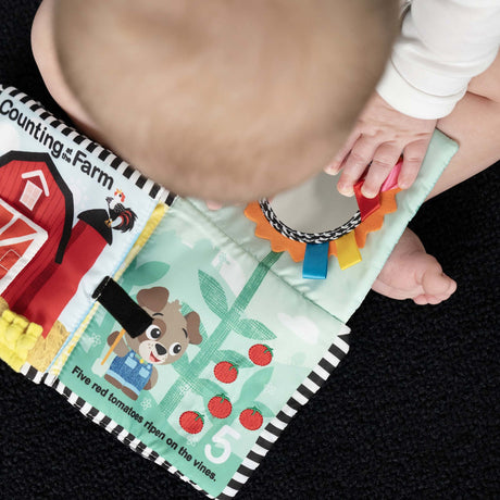 Baby Einstein Counting At The Farm™ Soft Activity Bok
