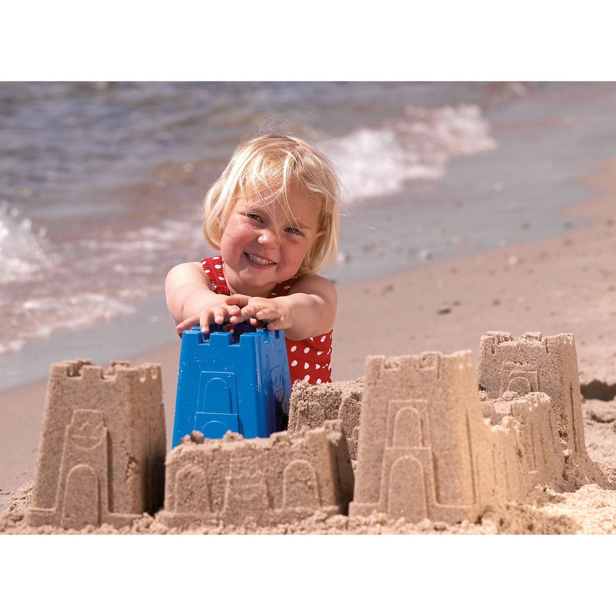 Dantoy Sand Castle Moulds & Skyffel Sett Ctn.