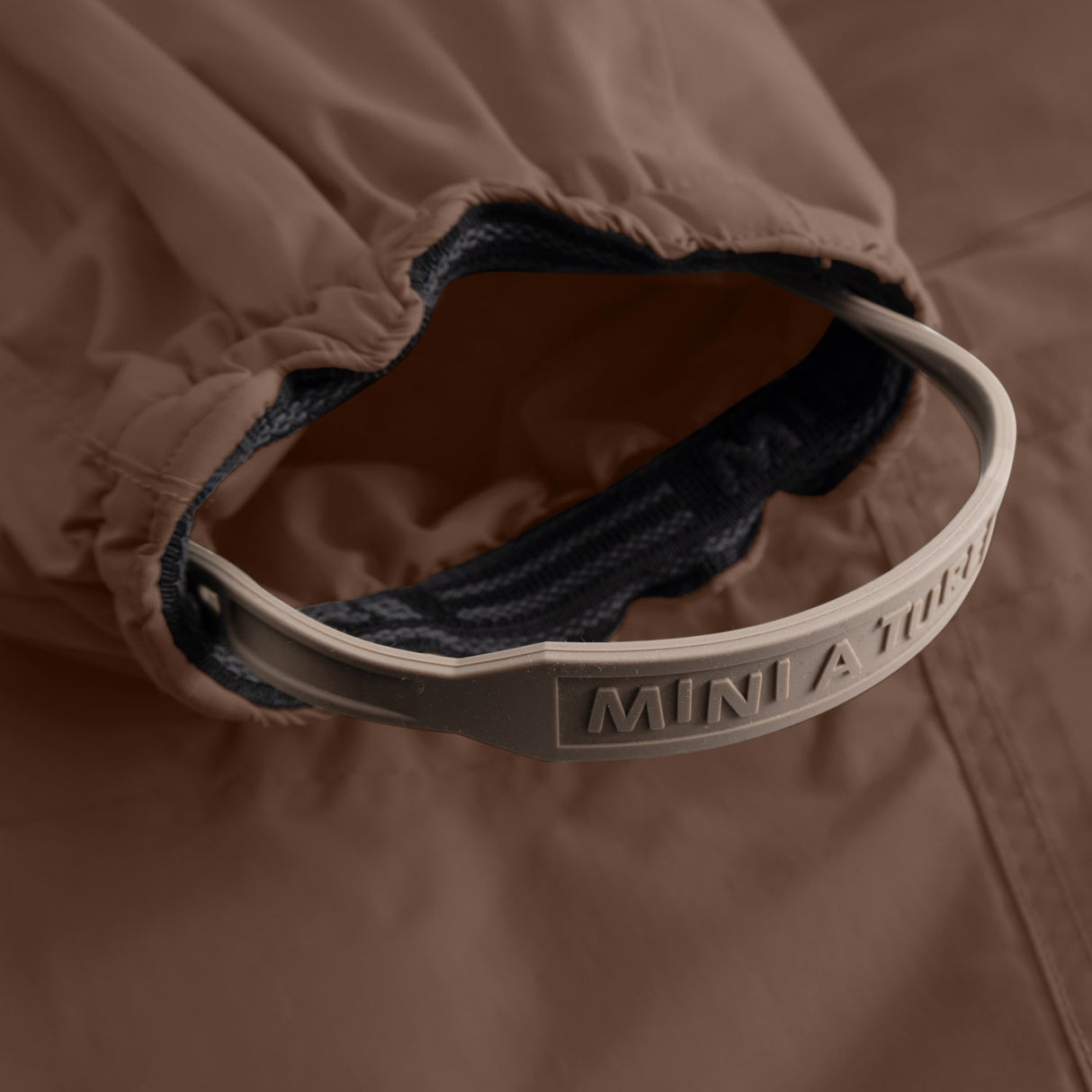 Mini A Ture Chestnut Brown Matwisti Fleece Lined Flygdräkt Fur. Grs