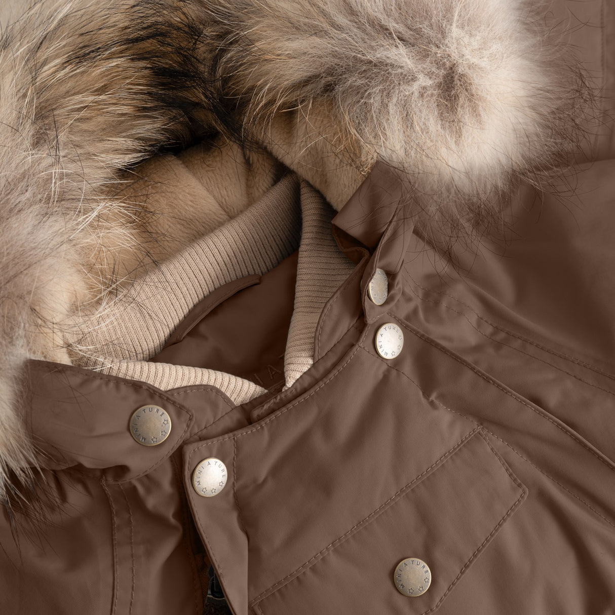 Mini A Ture Chestnut Brown Matwisti Fleece Lined Flygdräkt Fur. Grs