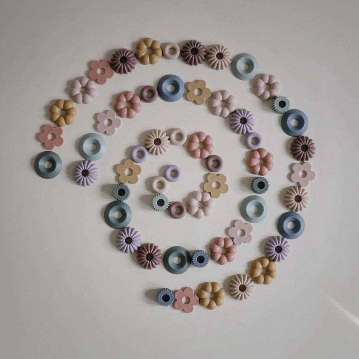 Mushie Multi Mushie Bead Lacing Leksak Sett