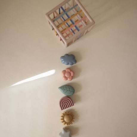 Mushie Original Mushie Elastic Shape Sorter