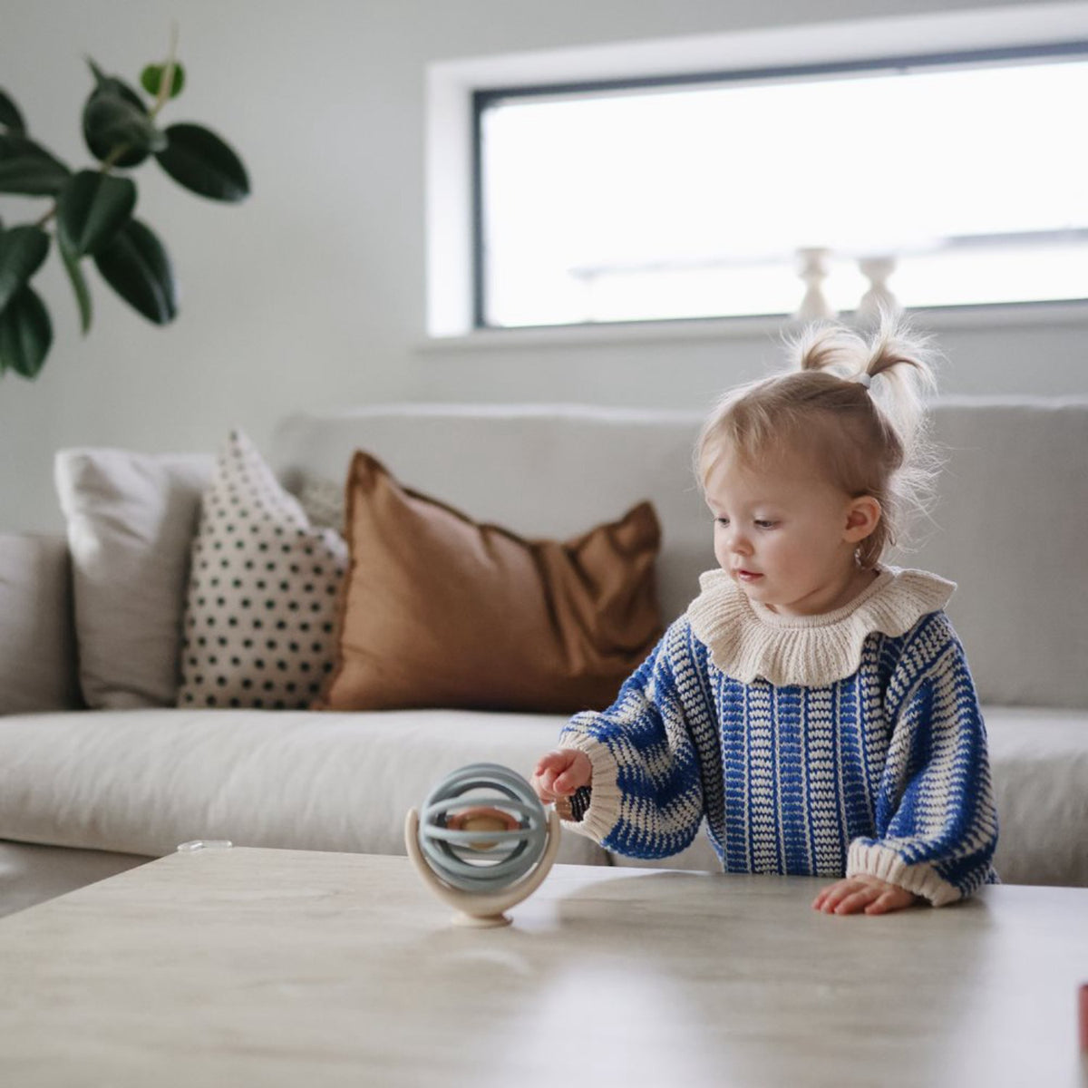 Mushie Ball Mushie Suction Spinner Boll