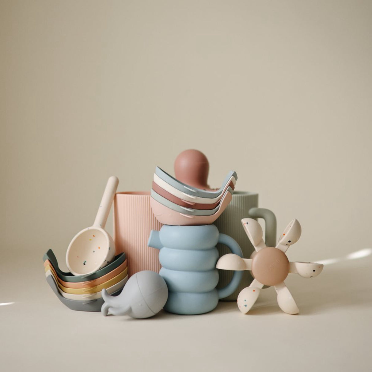 Mushie Retro Mushie Whale Bath Stackers - Retro