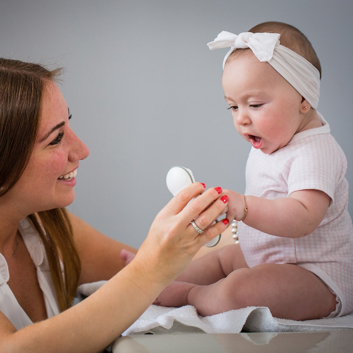 bblüv White Elektrisk Baby Nail File