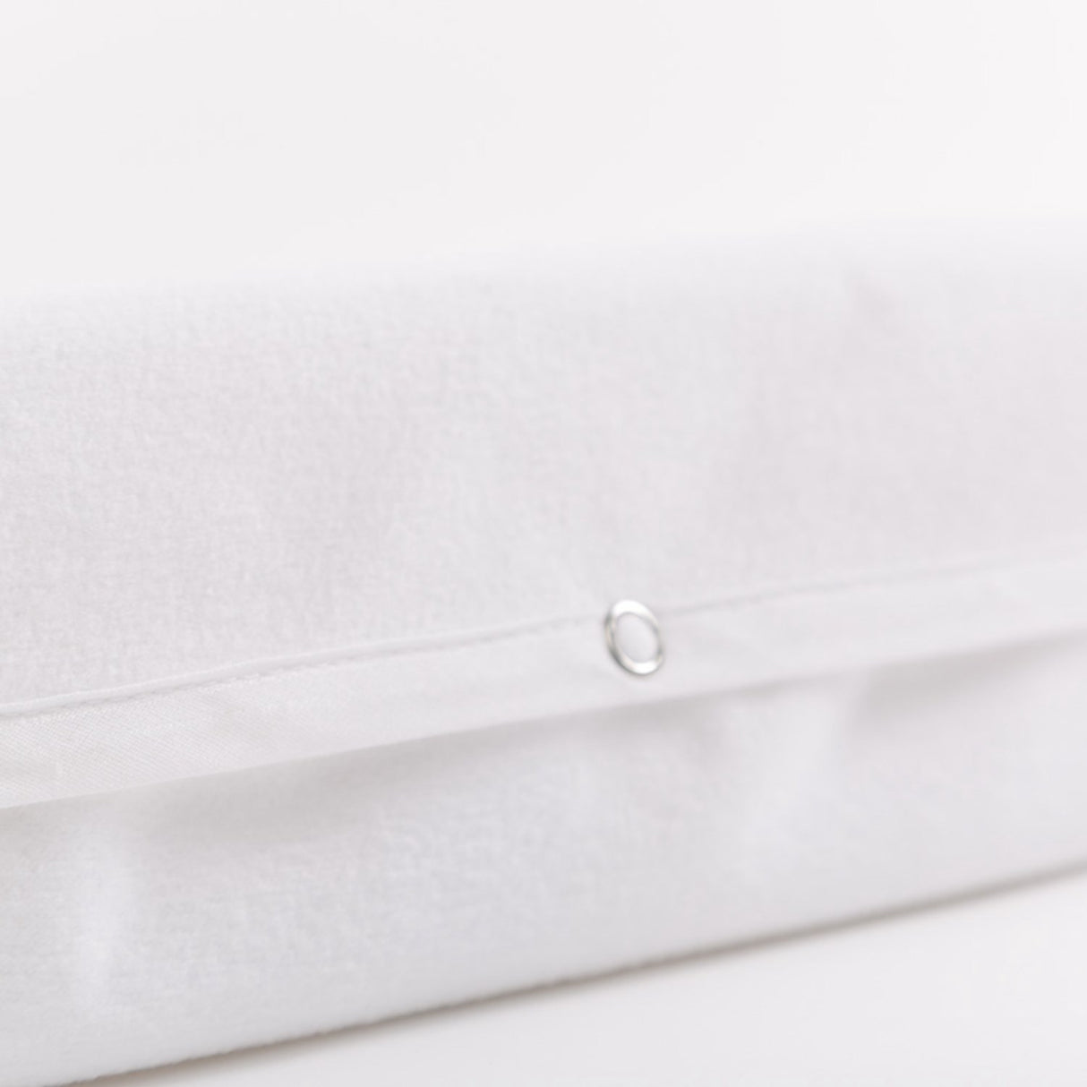 Doomoo White Narrow Wedge Kudde