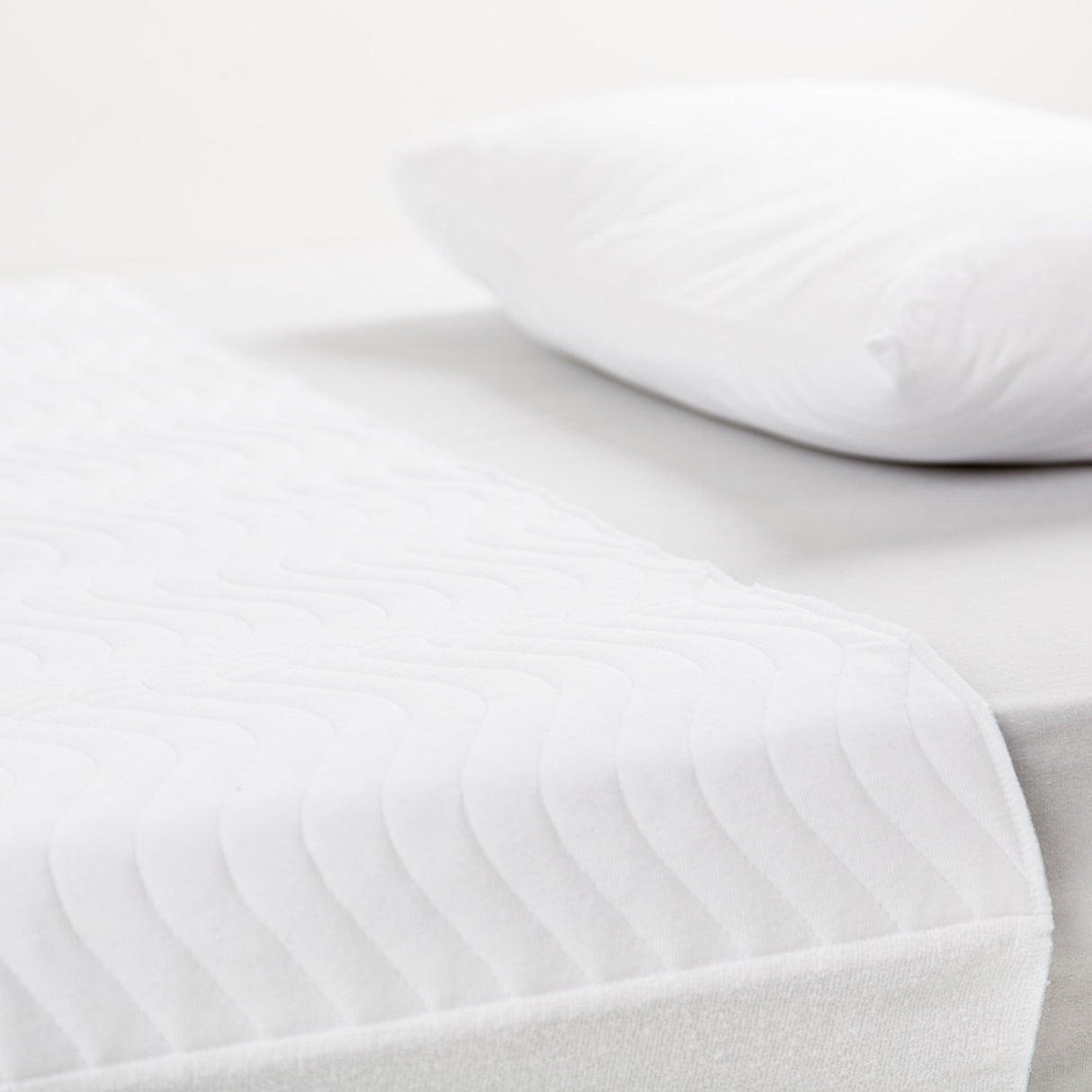 Doomoo White Madras Protector