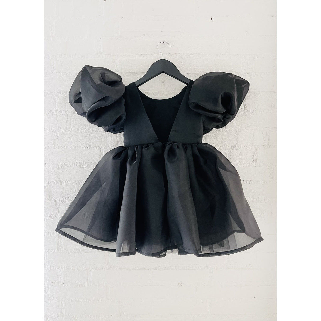 Dolly by Le Petit Tom Black Dolly World V-Back Puff Sleeve Organza Tutu Klänning