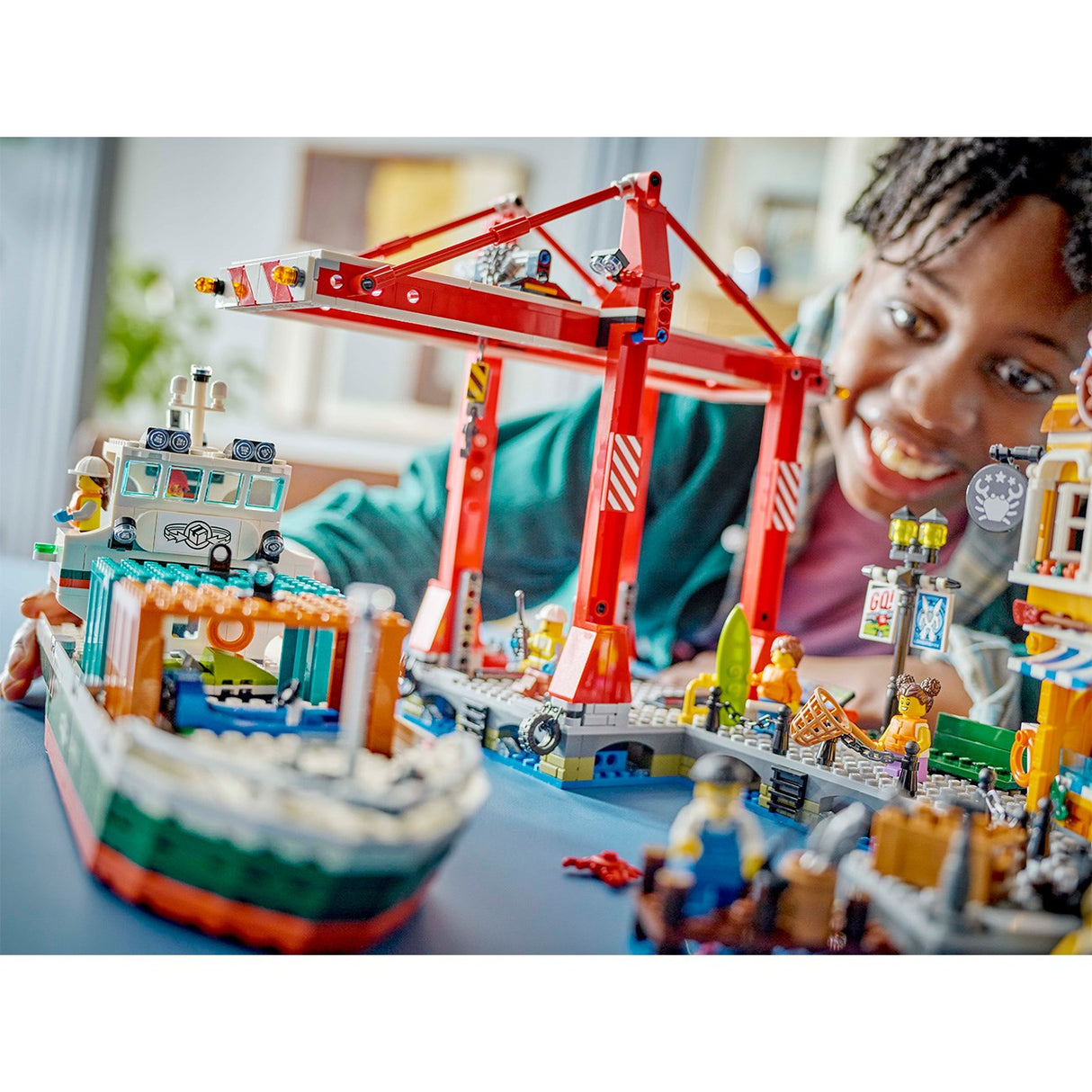 LEGO® City vid vattnet med lastfartyg 3