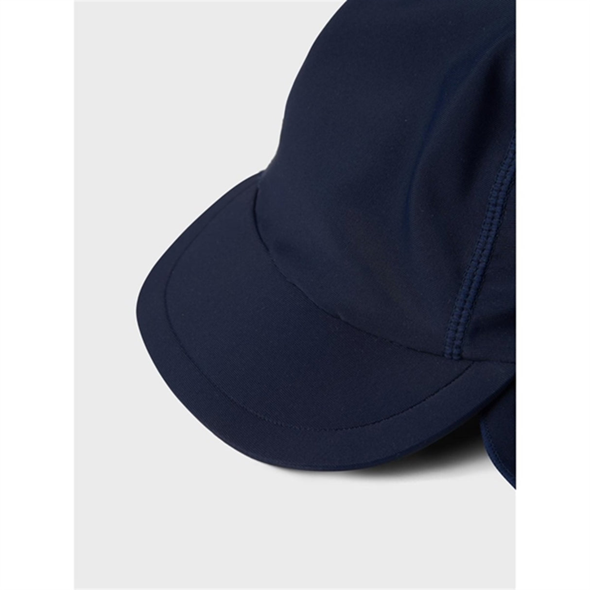 Name it Dark Sapphire Zilo UV Solhatt 2