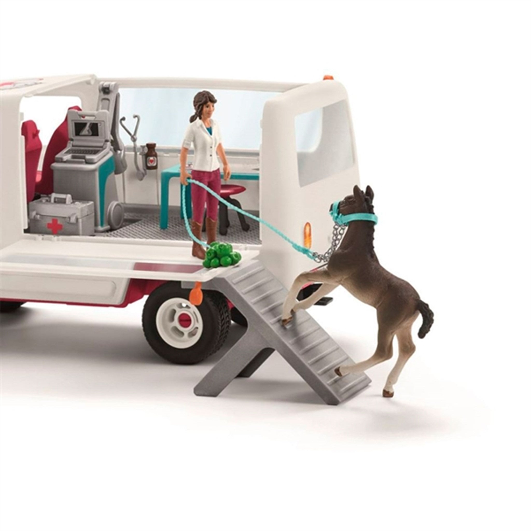 Schleich Horse Club Mobile Vet With Hanoverian Foal 4