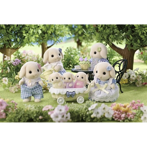 Sylvanian Families® Familjen Flora Rabbit 4
