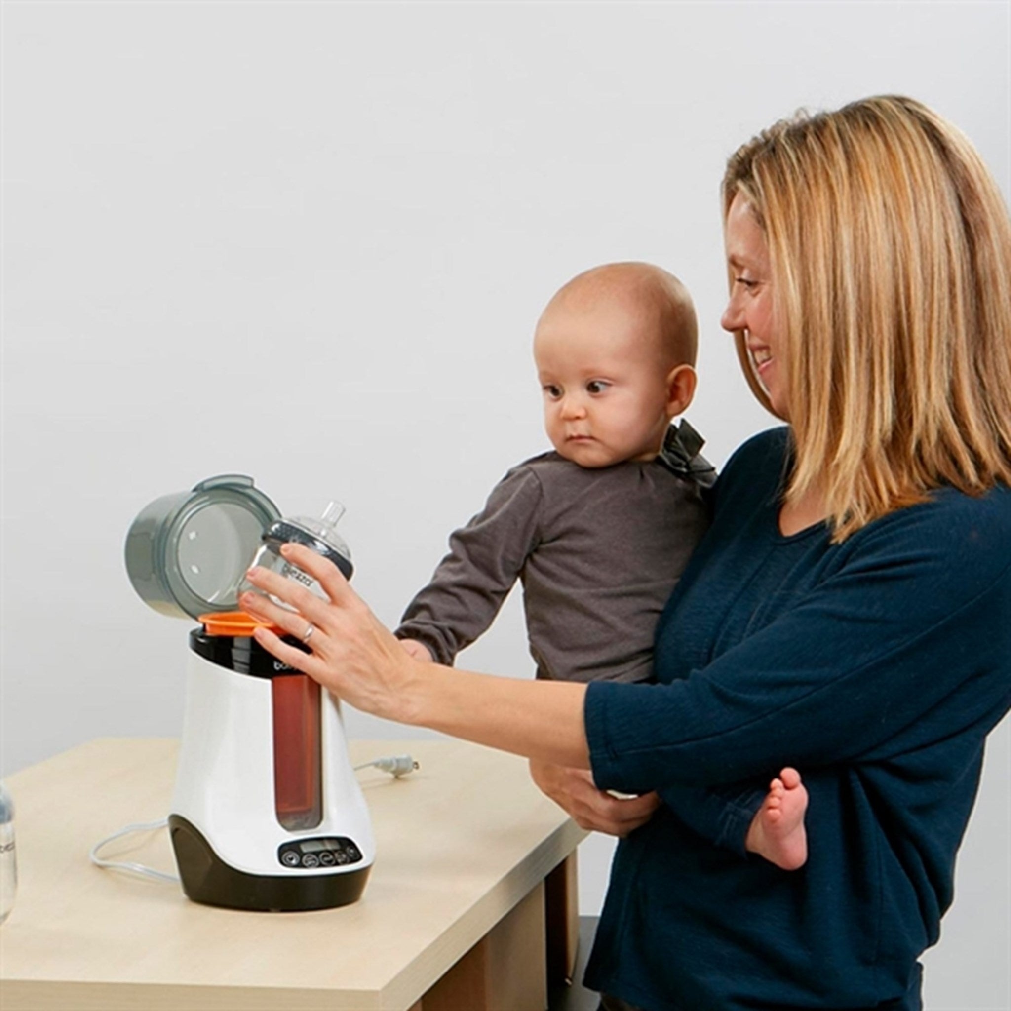 Baby Brezza Safe & Smart Bottle Warmer 4