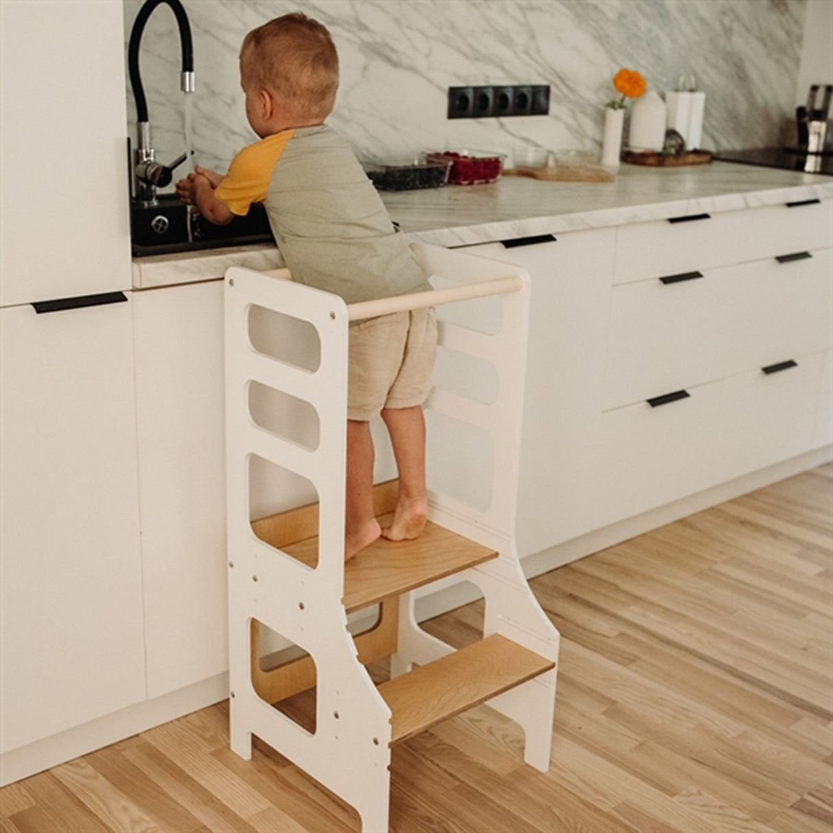 Duck Woodworks Adjustable Kitchen Tower White