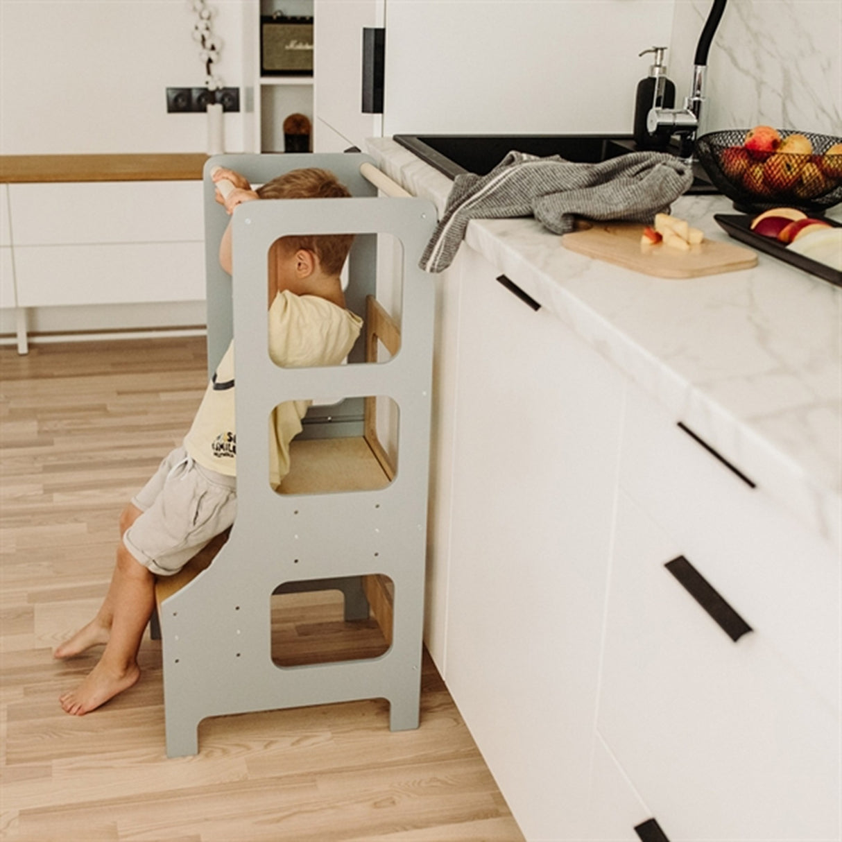 Duck Woodworks Adjustable Kitchen Tower Grey 4