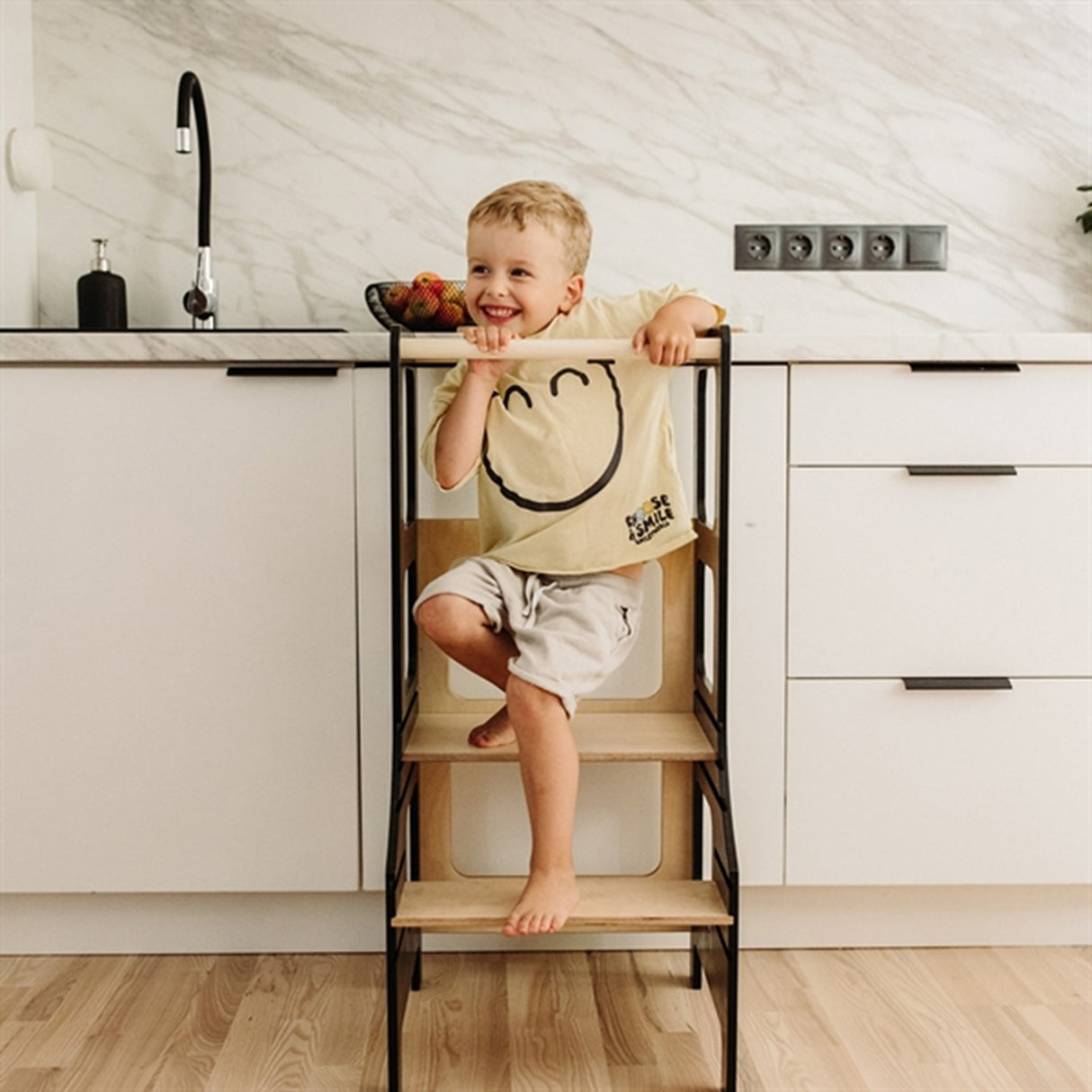 Duck Woodworks Adjustable Kitchen Tower Black 2