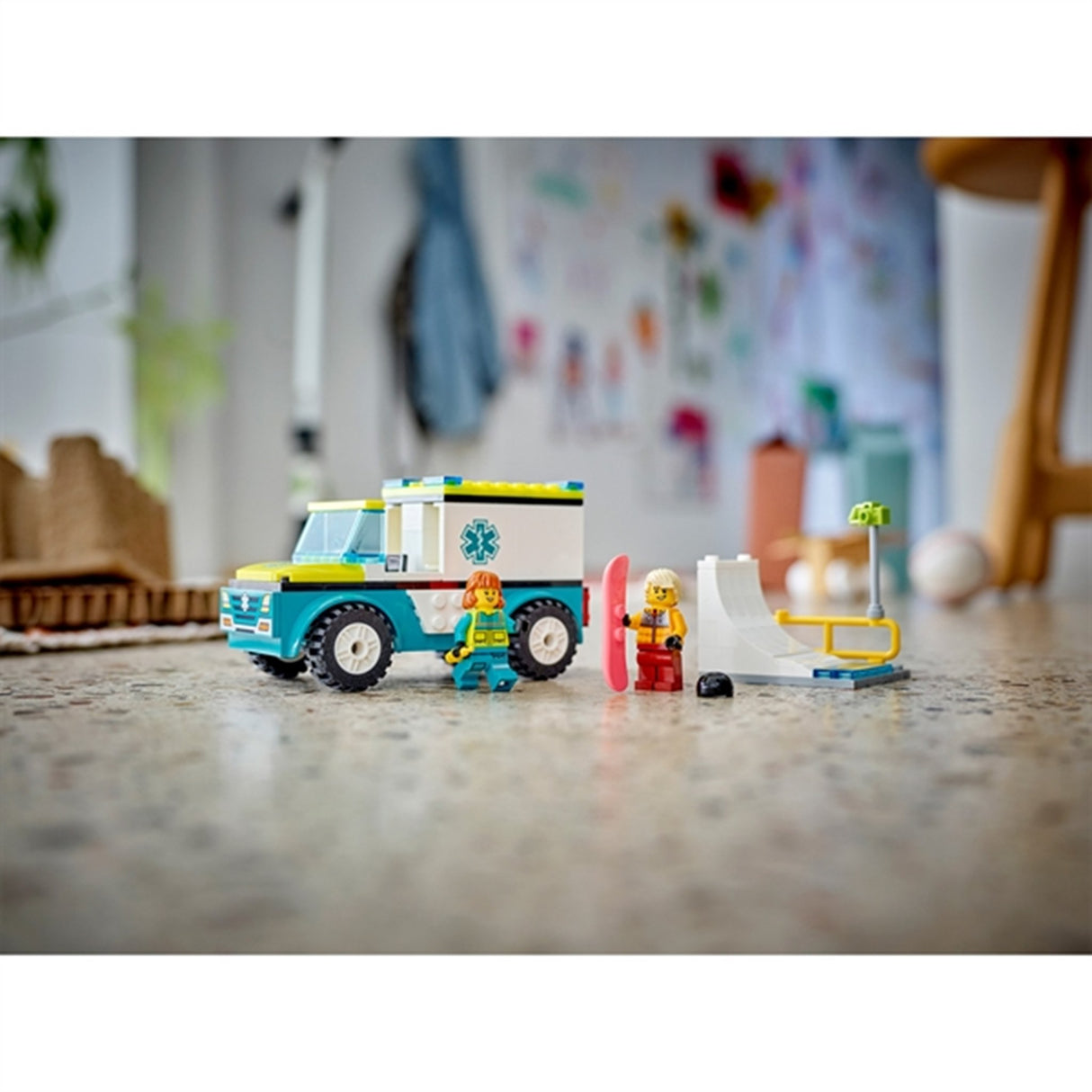 LEGO® City Ambulans och Snowboardåkare