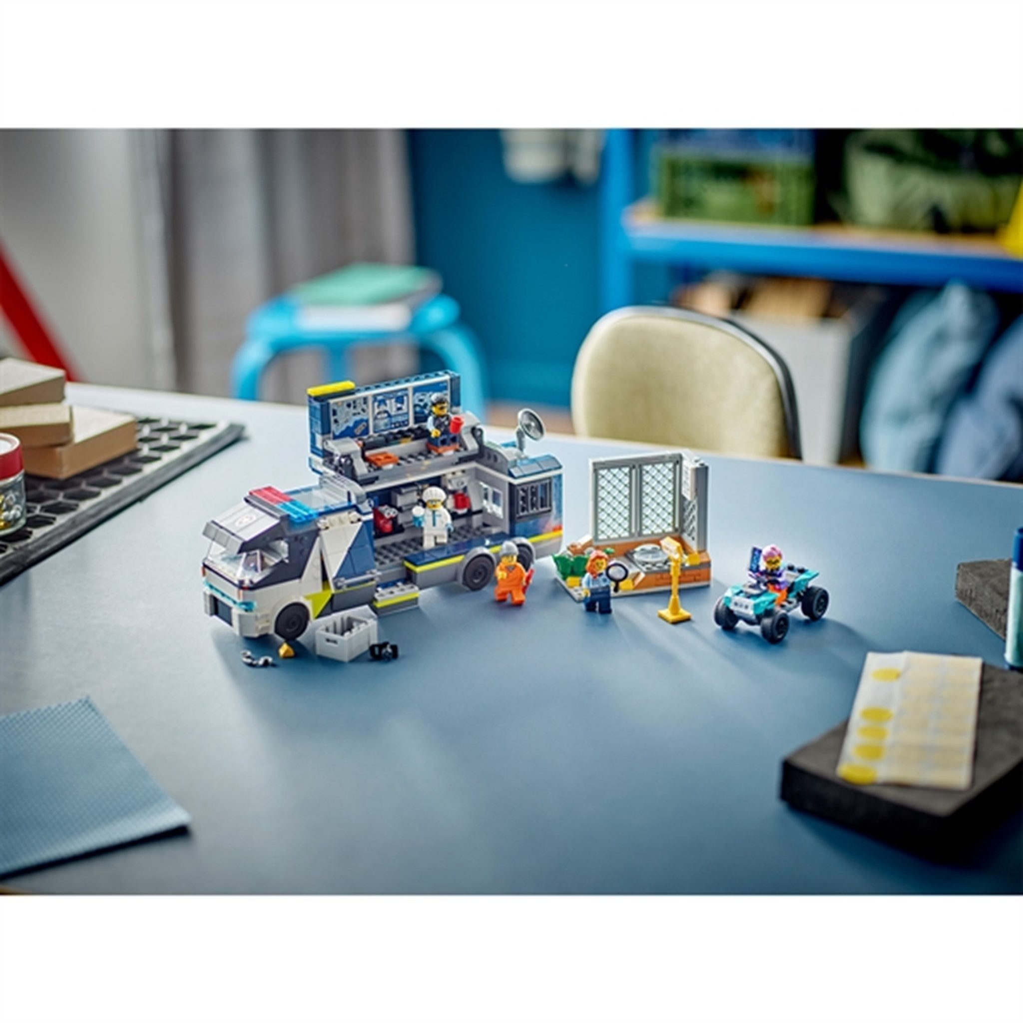LEGO® City Polisens Mobila Laboratoriebil 5