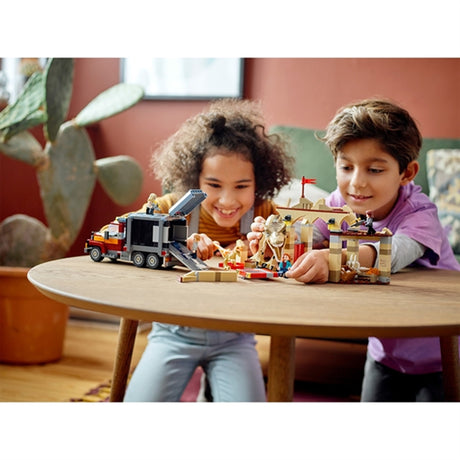 LEGO® Jurassic World™ T. rex & Atrociraptor – Dinosaurieflykt 2