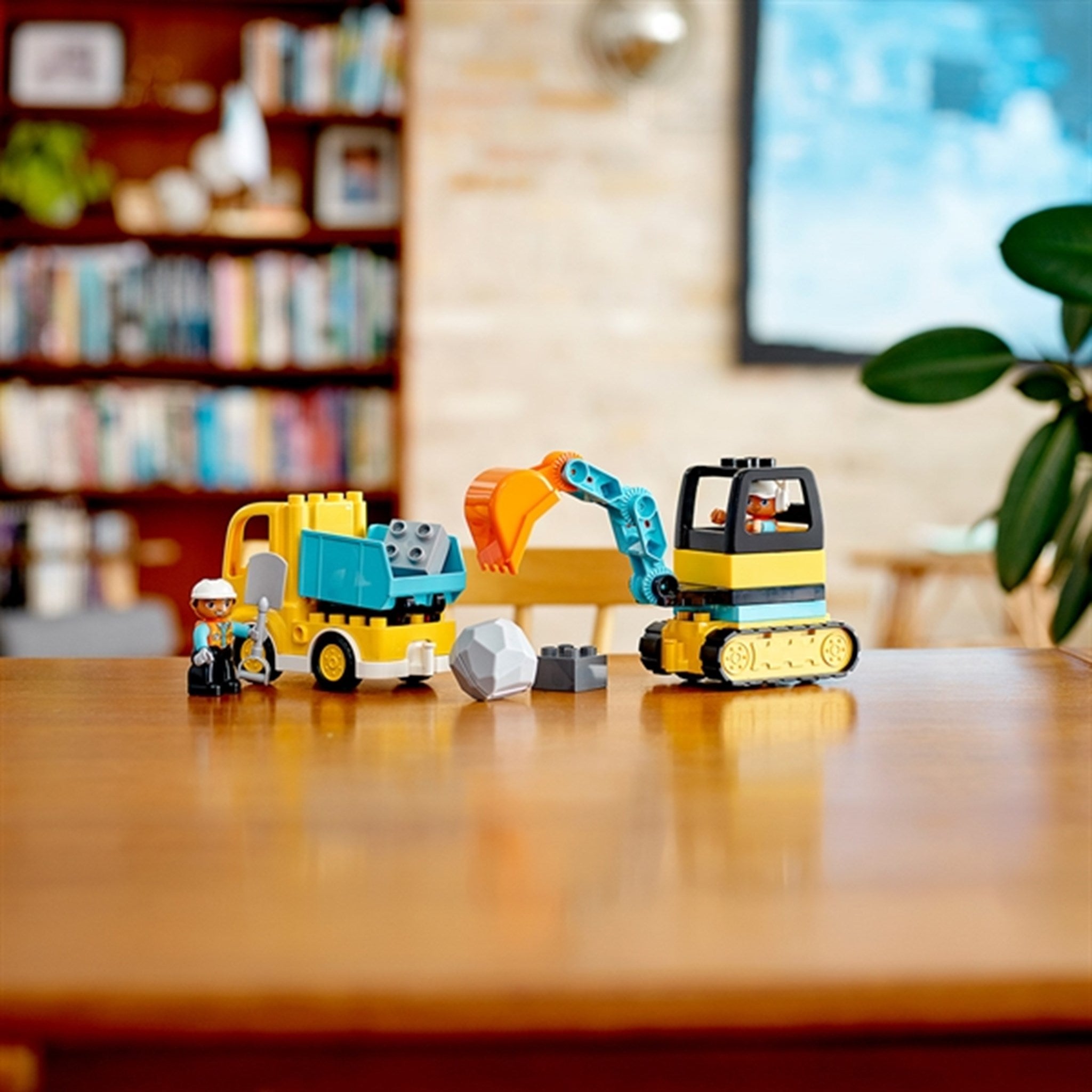 LEGO® DUPLO® Lastbil och Grävmaskin på Larvband 4