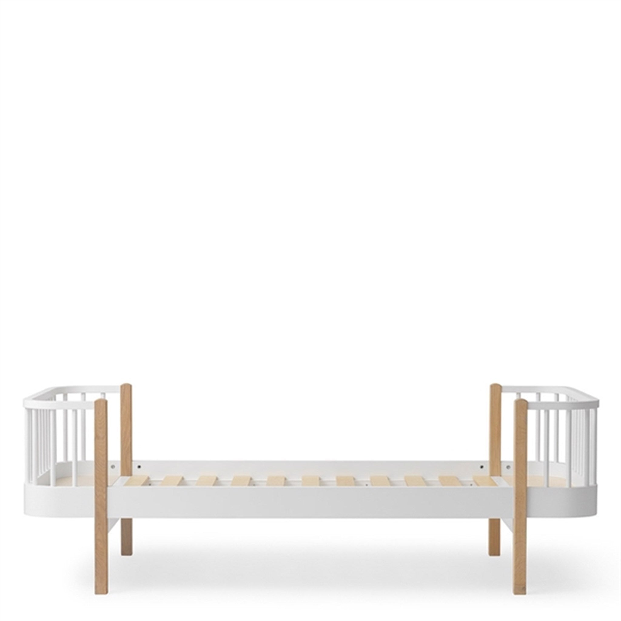 Oliver Furniture Wood Säng
