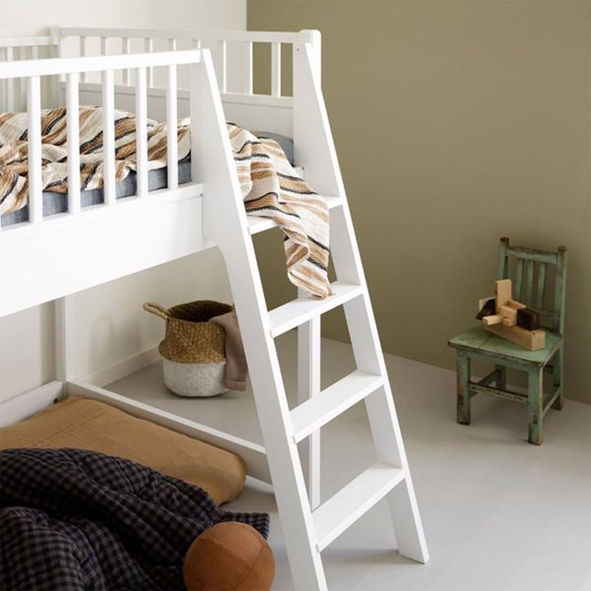 Oliver Furniture Seaside Halvhög Seng Junior 2