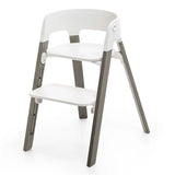Stokke® Steps™ Chair White Hazy Grey Inkl. Bouncer i White Deep Grey 4